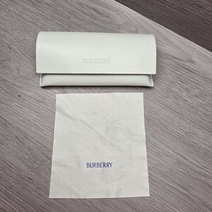 Burberry | Accessories | Burberry Beige Plaid Hard Shell  display picture 3